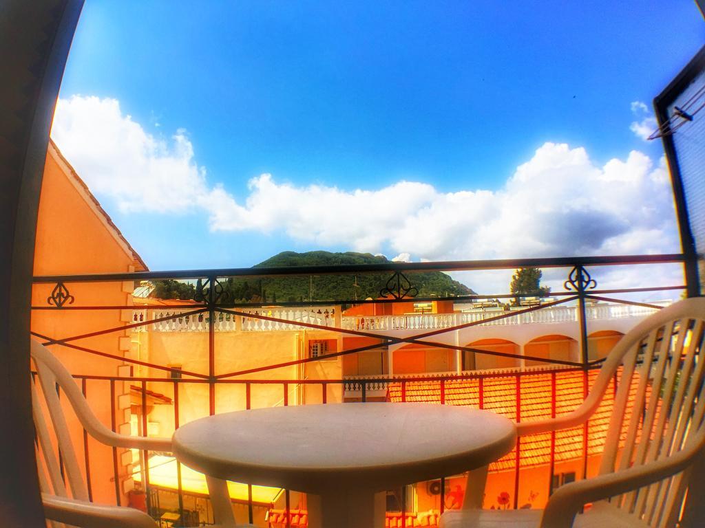 Benitsa Beach Hotel Achilleion ภายนอก รูปภาพ